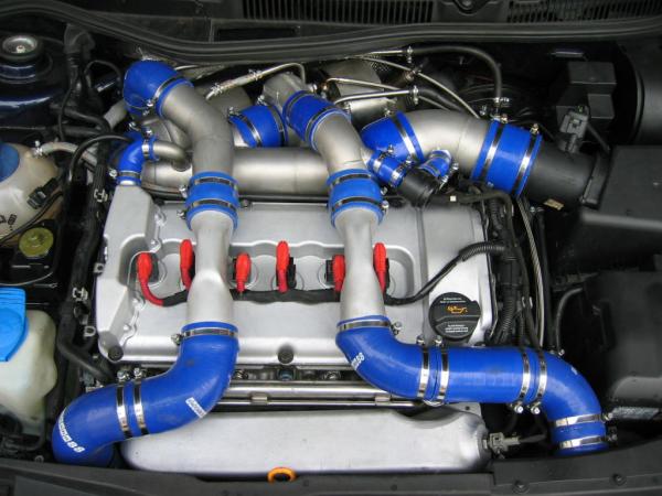 R32 / V6 Bi-​Turbo Kit mit Doppel- Ladeluftkühlung